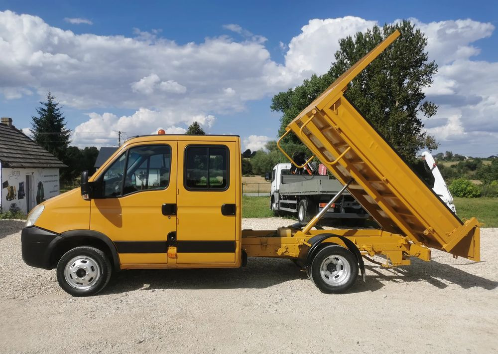 Iveco Daily 35C12 Brygadówka wywrotka Dubel hak kiper doka 35C13 - Малотоннажный самосвал: фото 3 Iveco Daily 35C12 Brygadówka wywrotka Dubel hak kiper doka 35C13 - Малотоннажный самосвал: фото 3