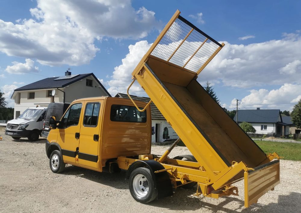 Iveco Daily 35C12 Brygadówka wywrotka Dubel hak kiper doka 35C13 - Малотоннажный самосвал: фото 4 Iveco Daily 35C12 Brygadówka wywrotka Dubel hak kiper doka 35C13 - Малотоннажный самосвал: фото 4