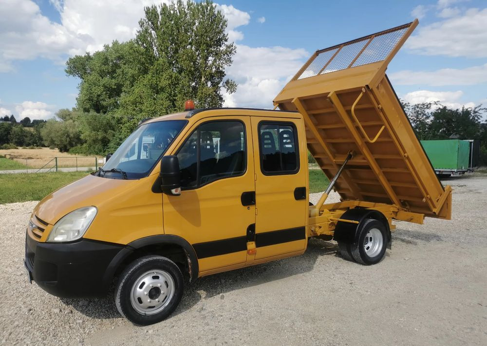 Iveco Daily 35C12 Brygadówka wywrotka Dubel hak kiper doka 35C13 - Малотоннажный самосвал: фото 2 Iveco Daily 35C12 Brygadówka wywrotka Dubel hak kiper doka 35C13 - Малотоннажный самосвал: фото 2