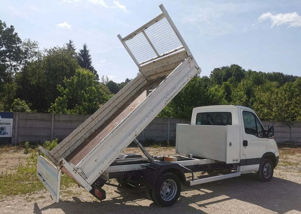 Iveco Daily 35C15 Kiper 3.0 - 150KM wywrotka Hak Bliźniak blokada mostu Klima - Малотоннажный самосвал: фото 5 Iveco Daily 35C15 Kiper 3.0 - 150KM wywrotka Hak Bliźniak blokada mostu Klima - Малотоннажный самосвал: фото 5