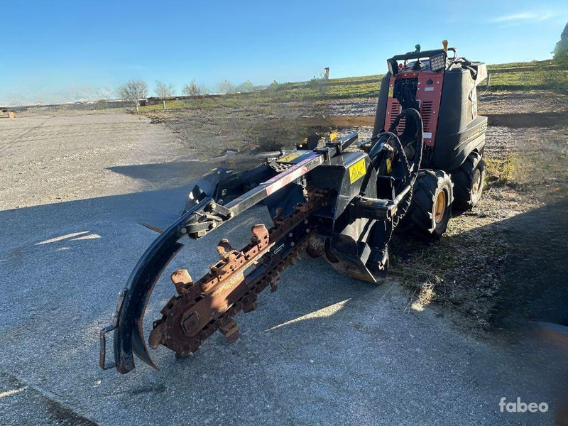 Ditch Witch R300 - Траншеекопатель: фото 1 Ditch Witch R300 - Траншеекопатель: фото 1