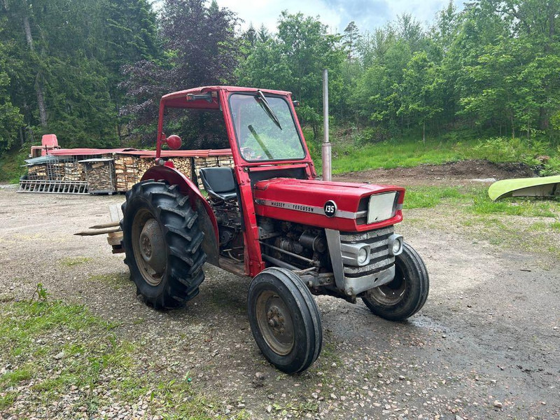 Massey Ferguson 135 - Трактор: фото 2 Massey Ferguson 135 - Трактор: фото 2