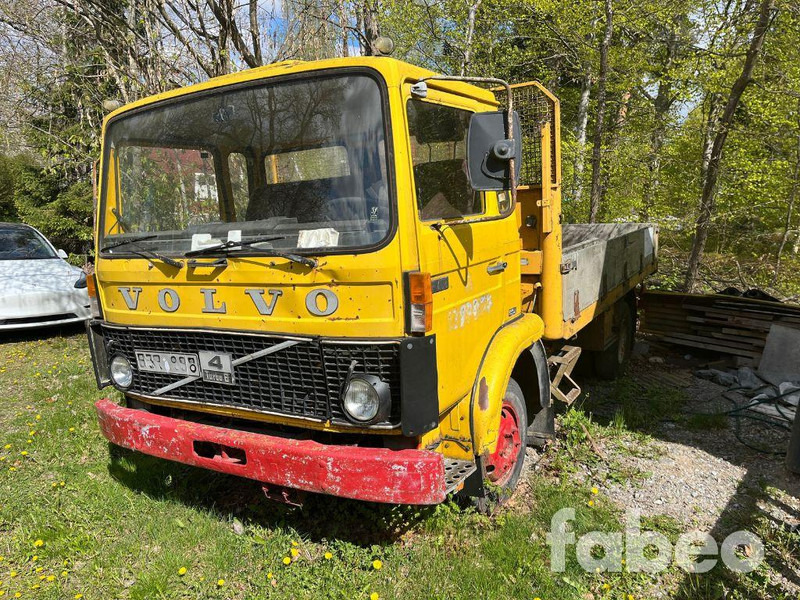 Volvo F408 - Грузовик бортовой/ Платформа, Автоманипулятор: фото 1 Volvo F408 - Грузовик бортовой/ Платформа, Автоманипулятор: фото 1