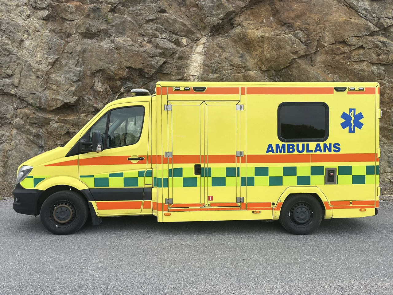 MERCEDES-BENZ Sprinter 319 - AMBULANCE / Krankenwagen / швидка допомога - Машина скорой помощи: фото 2 MERCEDES-BENZ Sprinter 319 - AMBULANCE / Krankenwagen / швидка допомога - Машина скорой помощи: фото 2