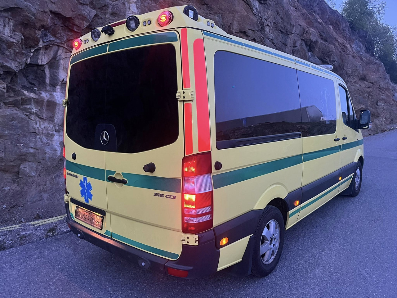 Mercedes-Benz Sprinter 316 - 2 stretcher AMBULANCE / Krankenwagen / Швидка допомога - Машина скорой помощи: фото 3 Mercedes-Benz Sprinter 316 - 2 stretcher AMBULANCE / Krankenwagen / Швидка допомога - Машина скорой помощи: фото 3
