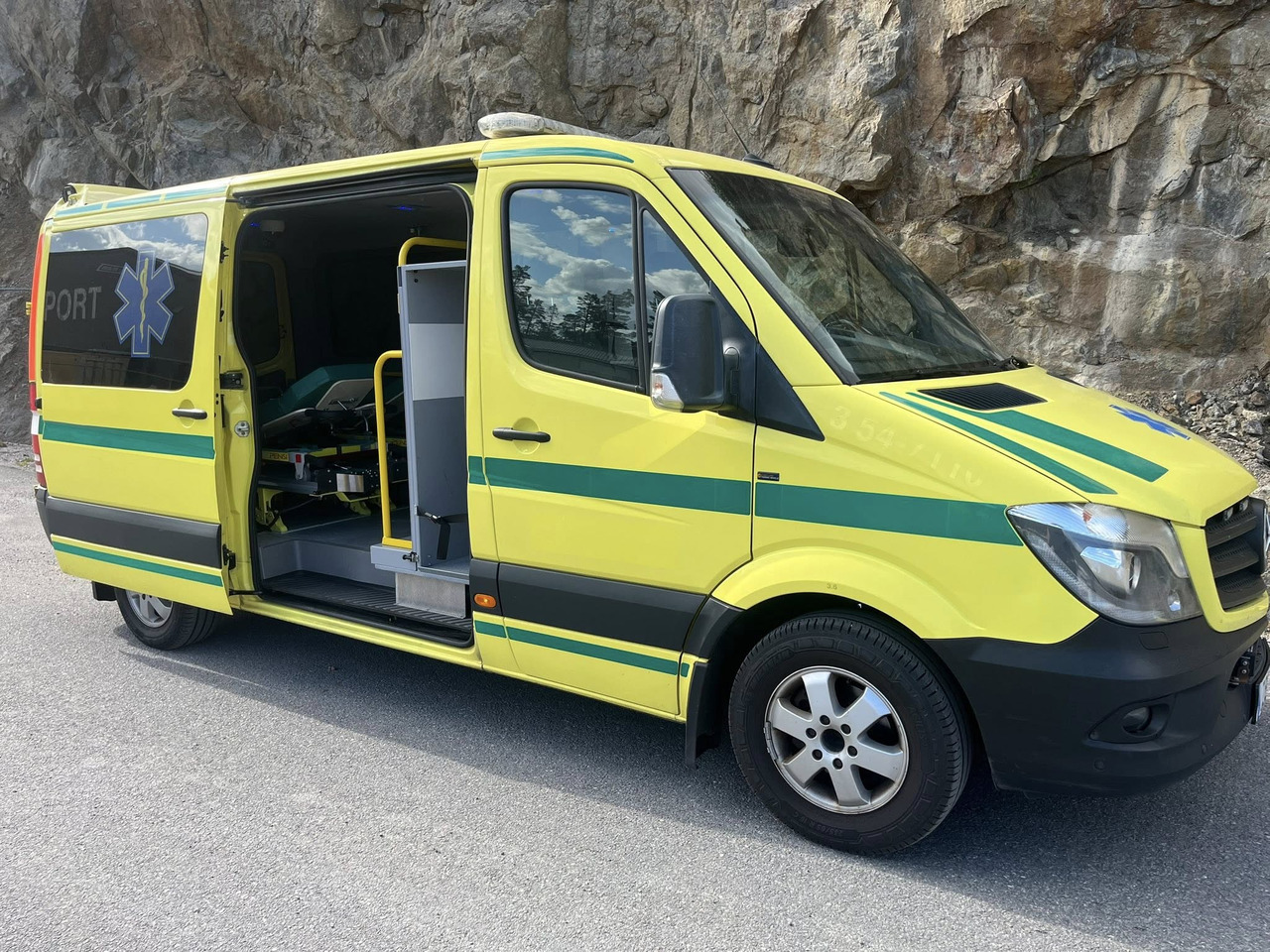 Mercedes-Benz Sprinter 316 - 2 stretcher AMBULANCE / Krankenwagen / Швидка допомога - Машина скорой помощи: фото 1 Mercedes-Benz Sprinter 316 - 2 stretcher AMBULANCE / Krankenwagen / Швидка допомога - Машина скорой помощи: фото 1