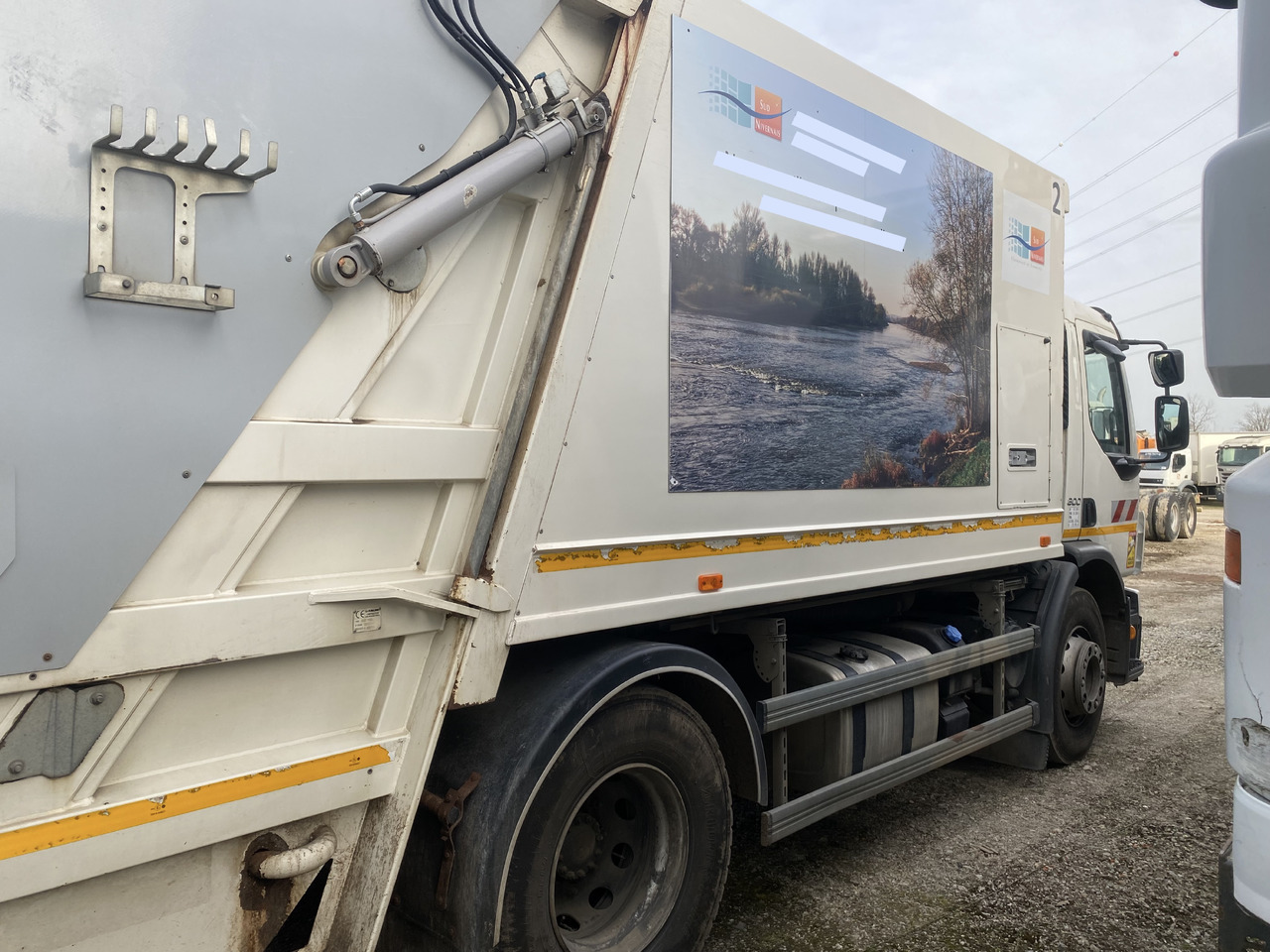 Volvo FE300 FAUN Müllwagen Garbage 2-Kammern Eu5 Top Zustand - Мусоровоз: фото 4 Volvo FE300 FAUN Müllwagen Garbage 2-Kammern Eu5 Top Zustand - Мусоровоз: фото 4