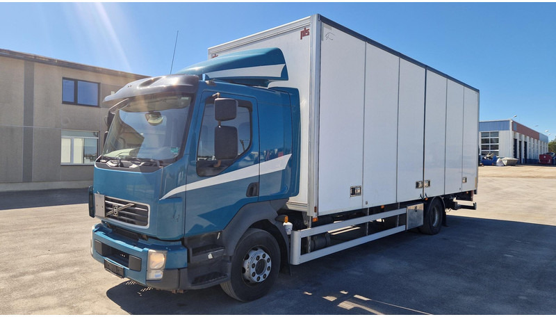 Volvo FL260 4X2 - Грузовик с закрытым кузовом: фото 1 Volvo FL260 4X2 - Грузовик с закрытым кузовом: фото 1