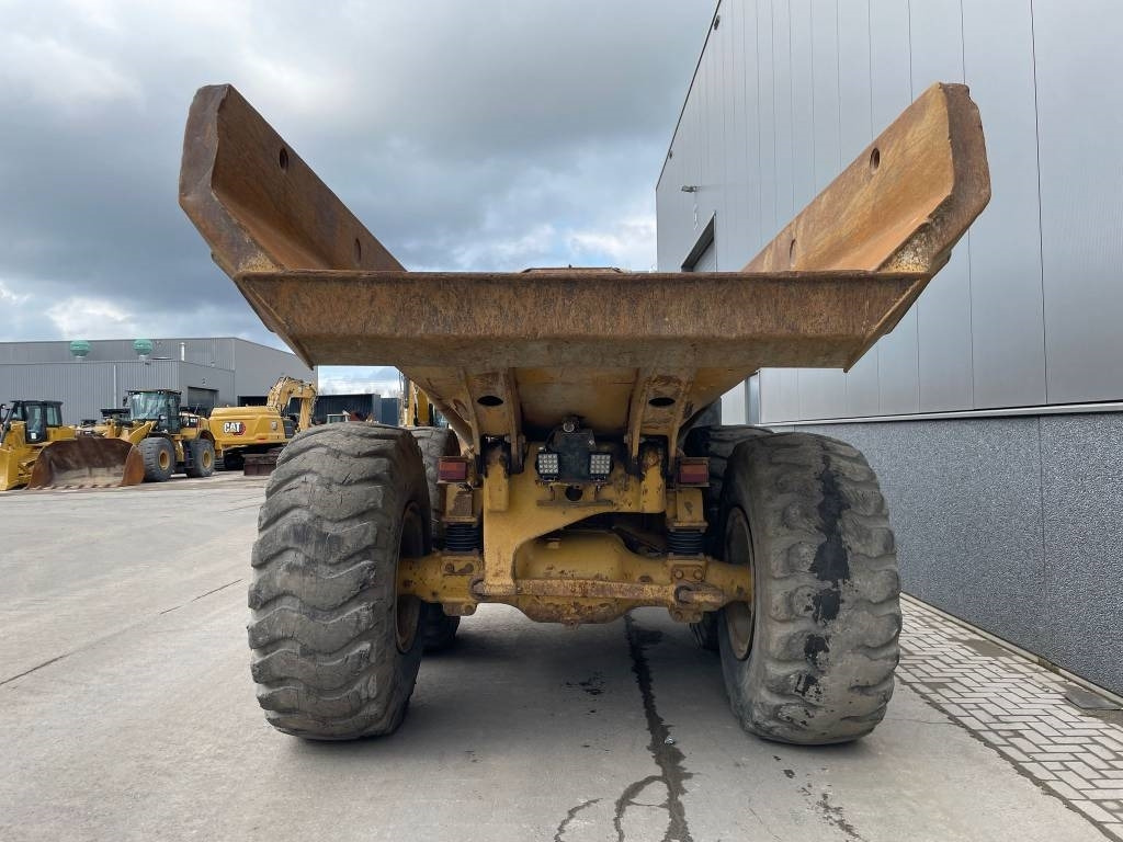 CAT 725 (CE certified - good working condition) - Сочленённый самосвал: фото 4 CAT 725 (CE certified - good working condition) - Сочленённый самосвал: фото 4