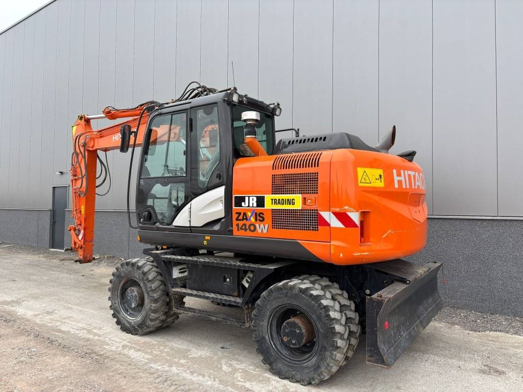 Hitachi ZX 140 W-5B - Колёсный экскаватор: фото 3 Hitachi ZX 140 W-5B - Колёсный экскаватор: фото 3