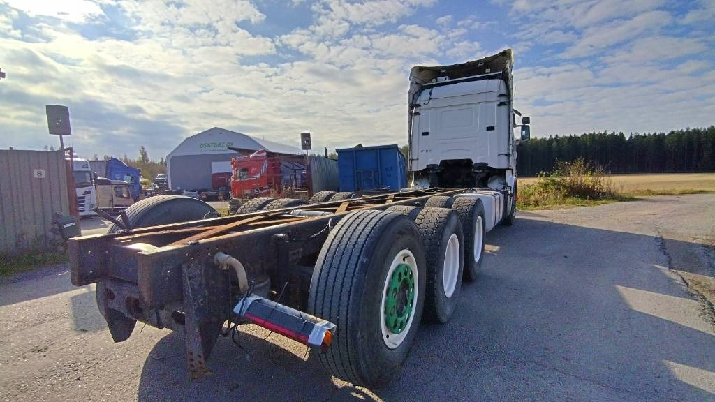 Scania R500 8x4 ilmajousi alusta - Грузовик-шасси: фото 3 Scania R500 8x4 ilmajousi alusta - Грузовик-шасси: фото 3