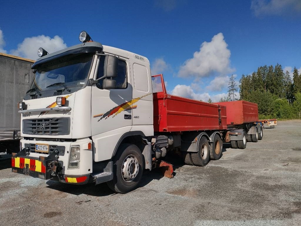 Volvo FH12 aurausvarustus,kasettilava+ Kome kasettikärry - Самосвал: фото 1 Volvo FH12 aurausvarustus,kasettilava+ Kome kasettikärry - Самосвал: фото 1