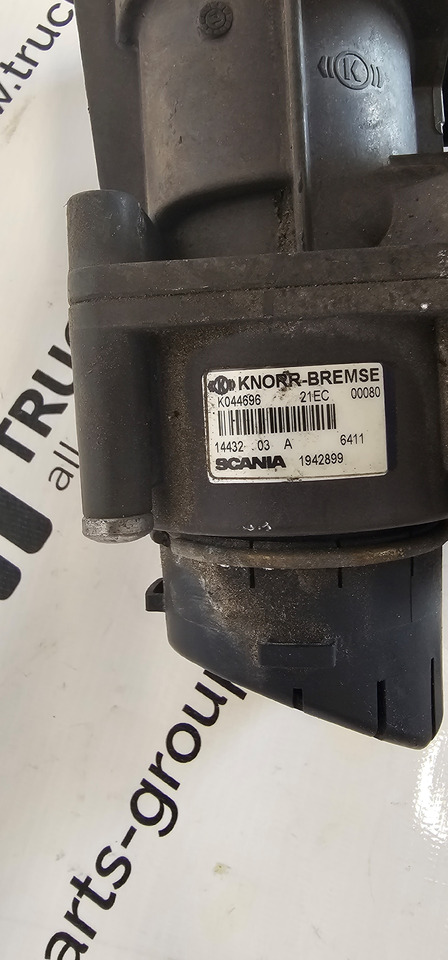 SCANIA SCANIA T, P, G, R, L, S series EURO6 emission foot brake valve modul modulator 1942899, Ko44696, 1442938, 1793024, 1867518, 1942899, 1793034, 1793024 - Запчасти: фото 2 SCANIA SCANIA T, P, G, R, L, S series EURO6 emission foot brake valve modul modulator 1942899, Ko44696, 1442938, 1793024, 1867518, 1942899, 1793034, 1793024 - Запчасти: фото 2