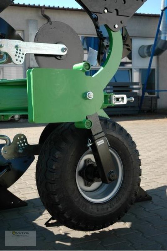 BOMET Drehpflug U052 3 Schar 0,34-0,42-0,50m Körperbreite - Плуг: фото 4 BOMET Drehpflug U052 3 Schar 0,34-0,42-0,50m Körperbreite - Плуг: фото 4