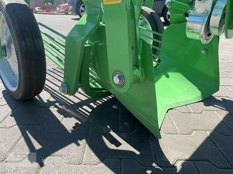 BOMET Kartoffelroder Bomet Z655/1 Kartoffel Roder Heckauswurf NEU - Картофельная техника: фото 2 BOMET Kartoffelroder Bomet Z655/1 Kartoffel Roder Heckauswurf NEU - Картофельная техника: фото 2