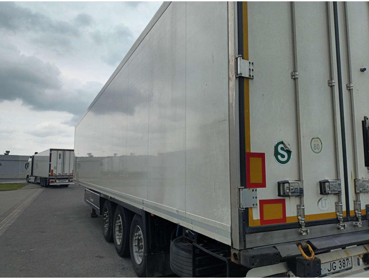 2018 Krone SDR Double Deck Cool Liner FP45 ThermoKing SLXi 300 Lifting Axle - Полуприцеп-рефрижератор: фото 5 2018 Krone SDR Double Deck Cool Liner FP45 ThermoKing SLXi 300 Lifting Axle - Полуприцеп-рефрижератор: фото 5