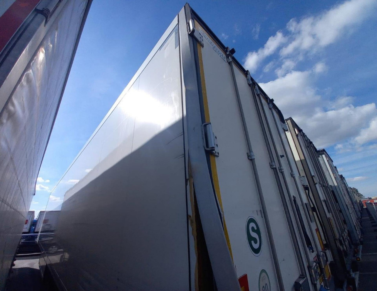 2018 Krone SDR Double Deck Cool Liner FP60 ThermoKing SLXi 300 Lifting Axle - Полуприцеп-рефрижератор: фото 4 2018 Krone SDR Double Deck Cool Liner FP60 ThermoKing SLXi 300 Lifting Axle - Полуприцеп-рефрижератор: фото 4