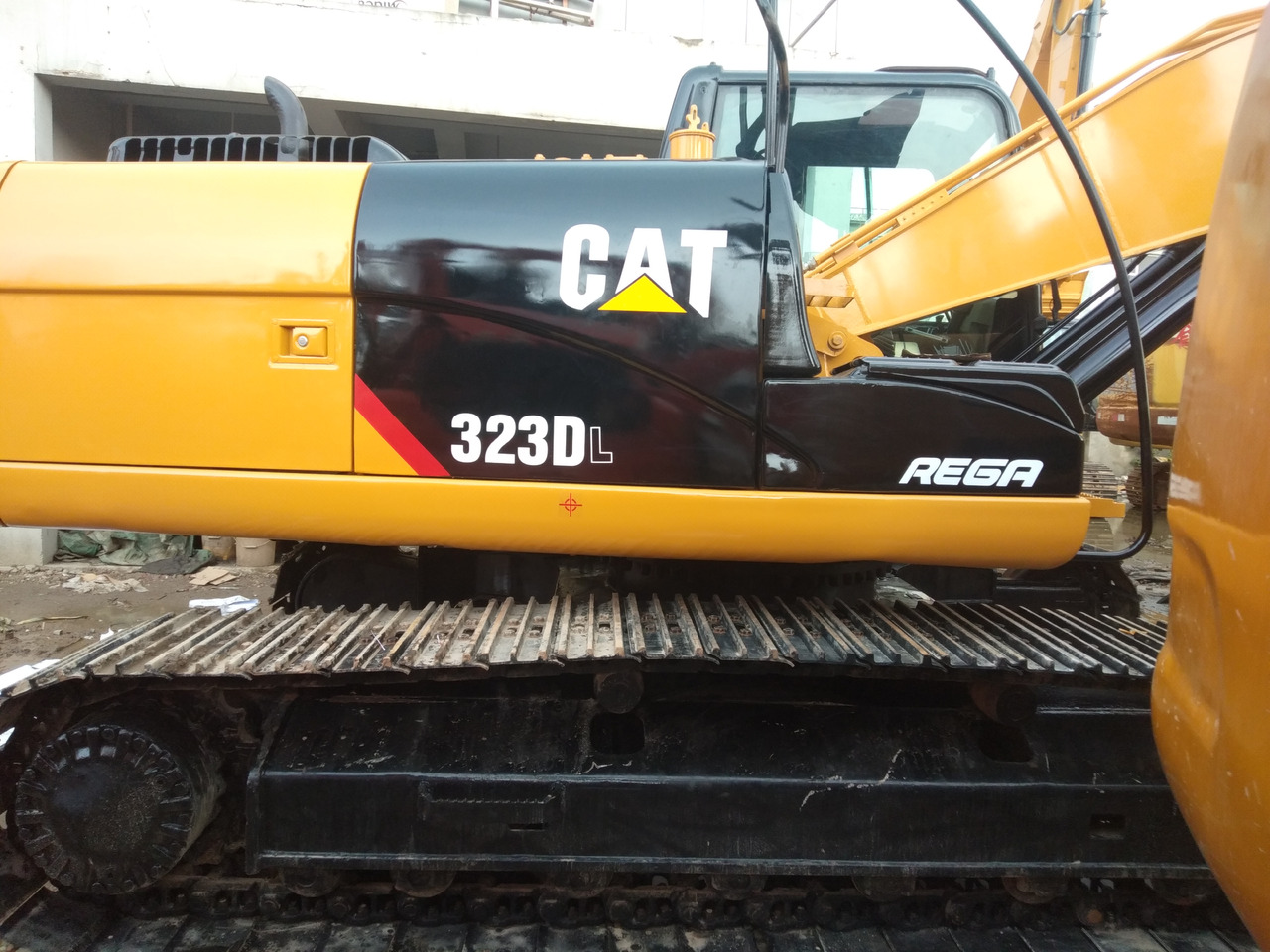 CATERPILLAR 323DL - Гусеничный экскаватор: фото 1 CATERPILLAR 323DL - Гусеничный экскаватор: фото 1