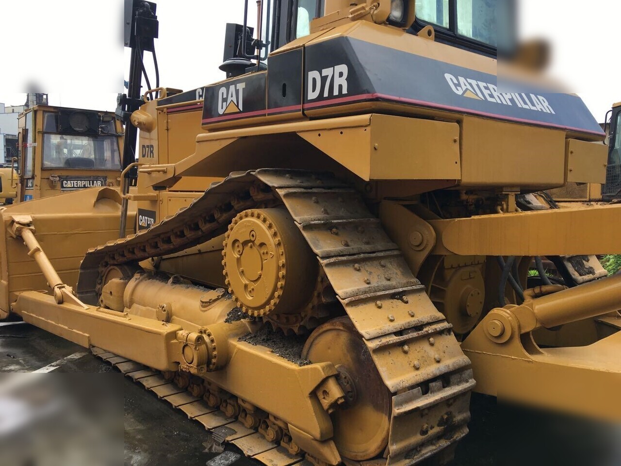 CATERPILLAR D7R - Бульдозер: фото 1 CATERPILLAR D7R - Бульдозер: фото 1