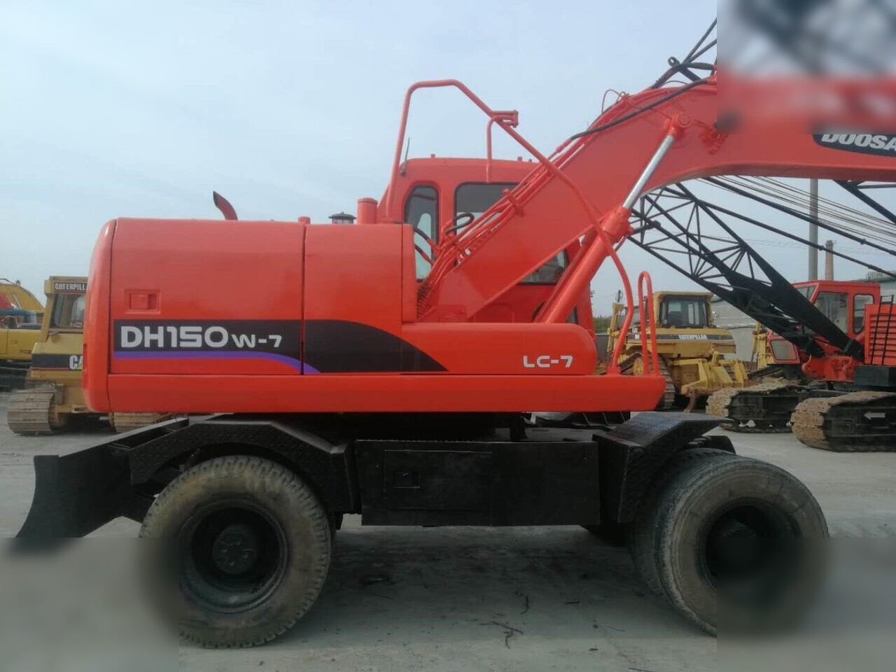 DOOSAN DH150W-7 - Колёсный экскаватор: фото 5 DOOSAN DH150W-7 - Колёсный экскаватор: фото 5