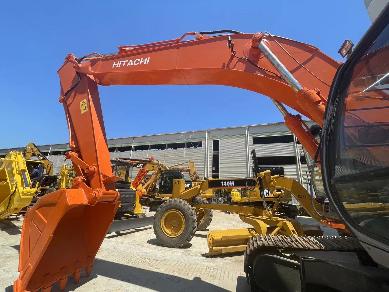 HITACHI ZX200 - Гусеничный экскаватор: фото 4 HITACHI ZX200 - Гусеничный экскаватор: фото 4
