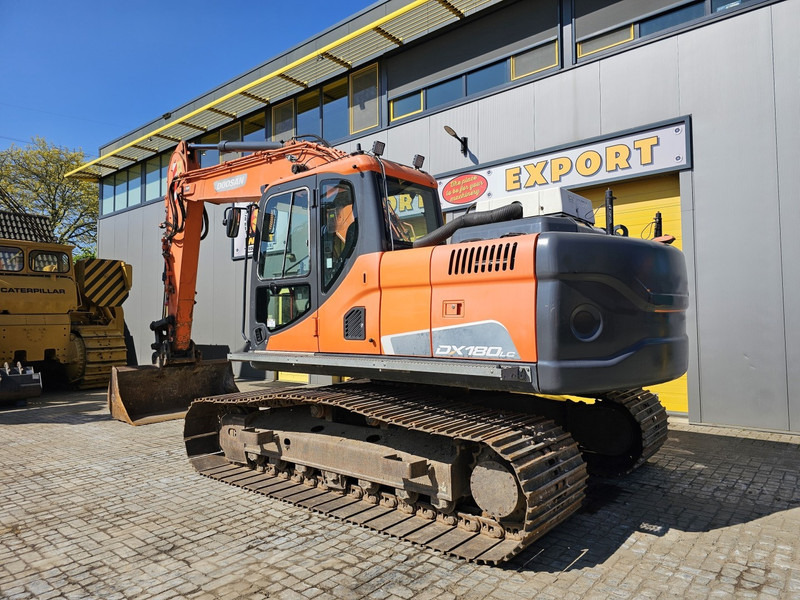 Doosan DX180LC - Гусеничный экскаватор: фото 3 Doosan DX180LC - Гусеничный экскаватор: фото 3