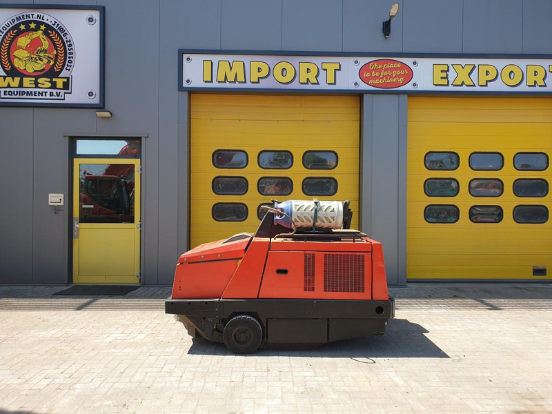 Hako Jonas 1700 - Подметально-уборочная машина: фото 1 Hako Jonas 1700 - Подметально-уборочная машина: фото 1