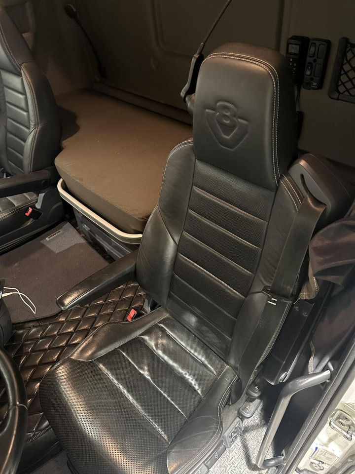 SCANIA R580 / 8x4 / Retarder / EURO 6 - Самосвал: фото 5 SCANIA R580 / 8x4 / Retarder / EURO 6 - Самосвал: фото 5