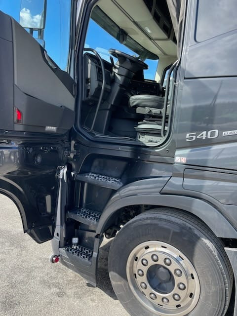 Volvo FH 540 6x2 Retarder New TUV - Тягач: фото 5 Volvo FH 540 6x2 Retarder New TUV - Тягач: фото 5