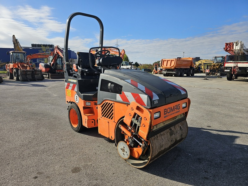 BOMAG BW100AC-4 - Комбинированный каток: фото 5 BOMAG BW100AC-4 - Комбинированный каток: фото 5