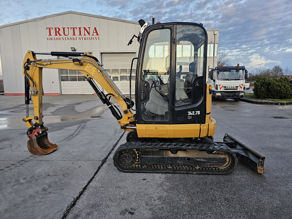 CATERPILLAR 302.7DCR - Мини-экскаватор: фото 1 CATERPILLAR 302.7DCR - Мини-экскаватор: фото 1