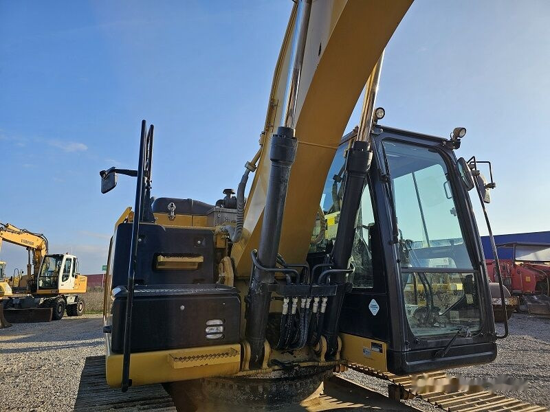 Гусеничный экскаватор Caterpillar 323EL: фото 7 Гусеничный экскаватор Caterpillar 323EL: фото 7