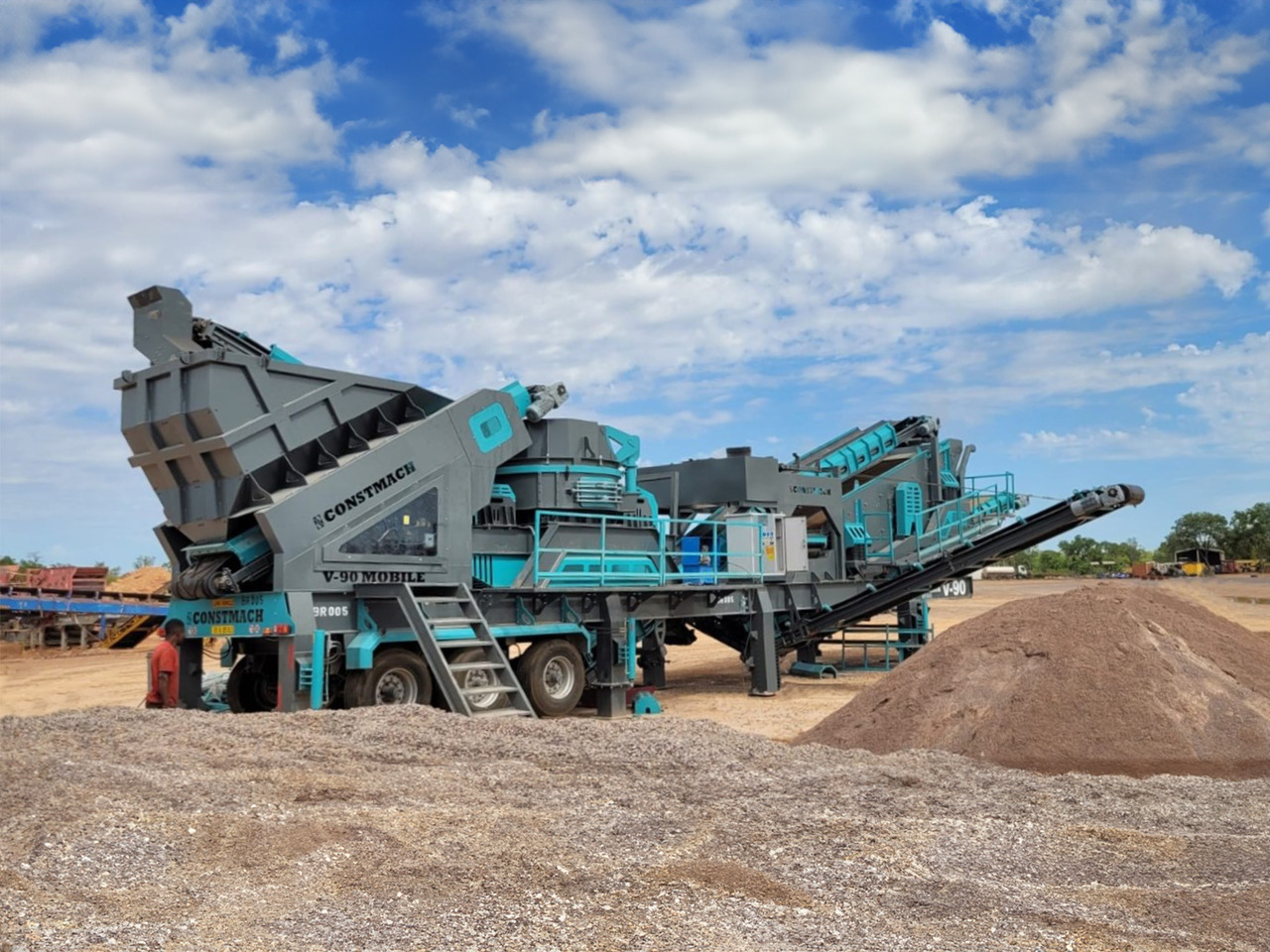 Constmach Mobiler Prallbrecher mit vertikaler Welle und einer Kapazität von 250 t/h - Мобильная дробилка: фото 2 Constmach Mobiler Prallbrecher mit vertikaler Welle und einer Kapazität von 250 t/h - Мобильная дробилка: фото 2