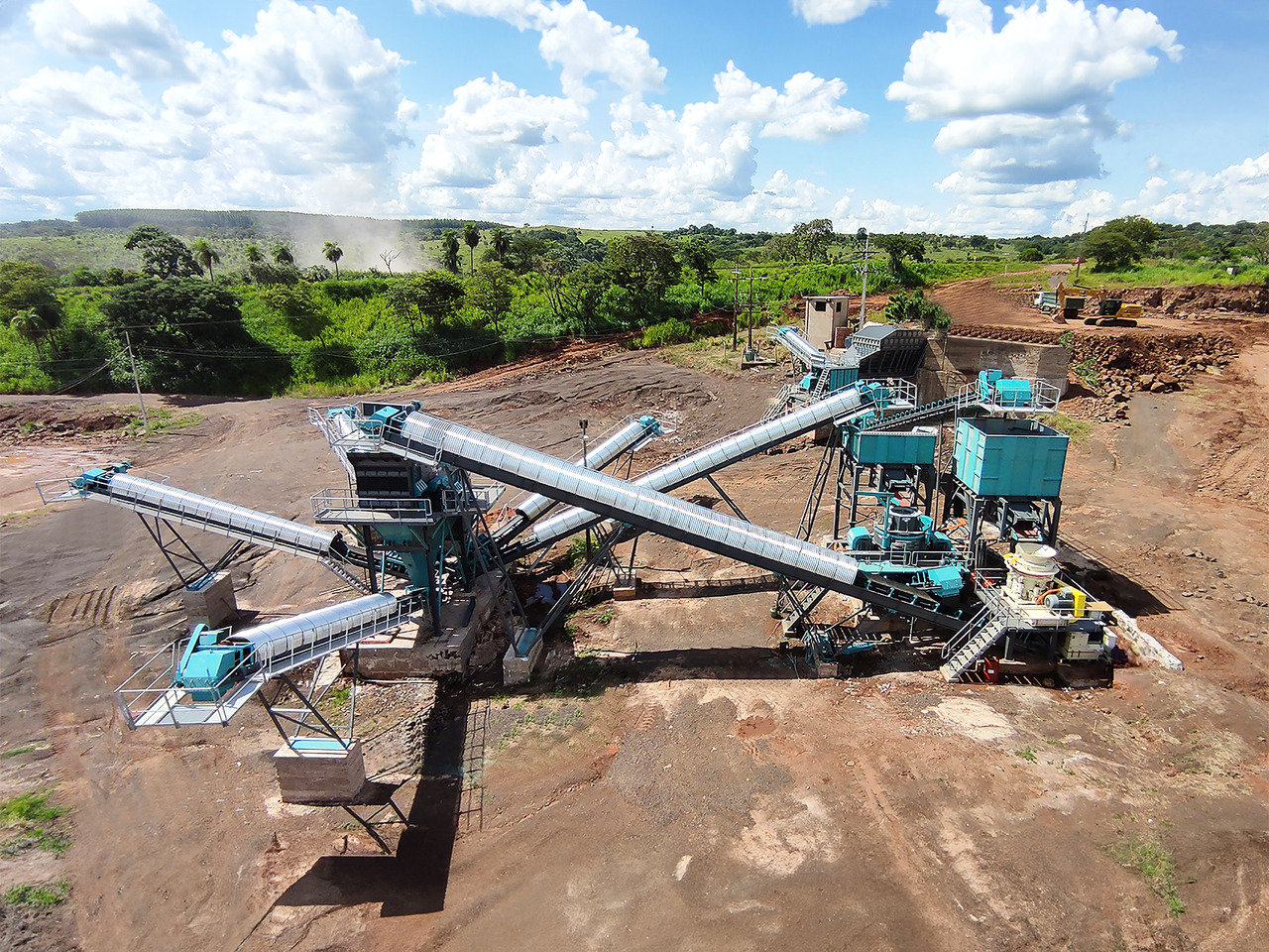 Constmach Stationary Basalt Stone Crushing Plant 250-300 Tph - Дробилка: фото 1 Constmach Stationary Basalt Stone Crushing Plant 250-300 Tph - Дробилка: фото 1