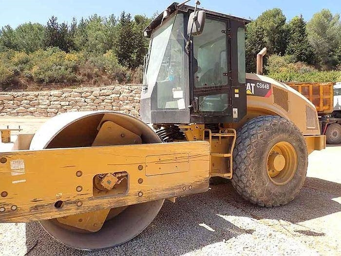 CAT CS64B - Виброплита: фото 3 CAT CS64B - Виброплита: фото 3