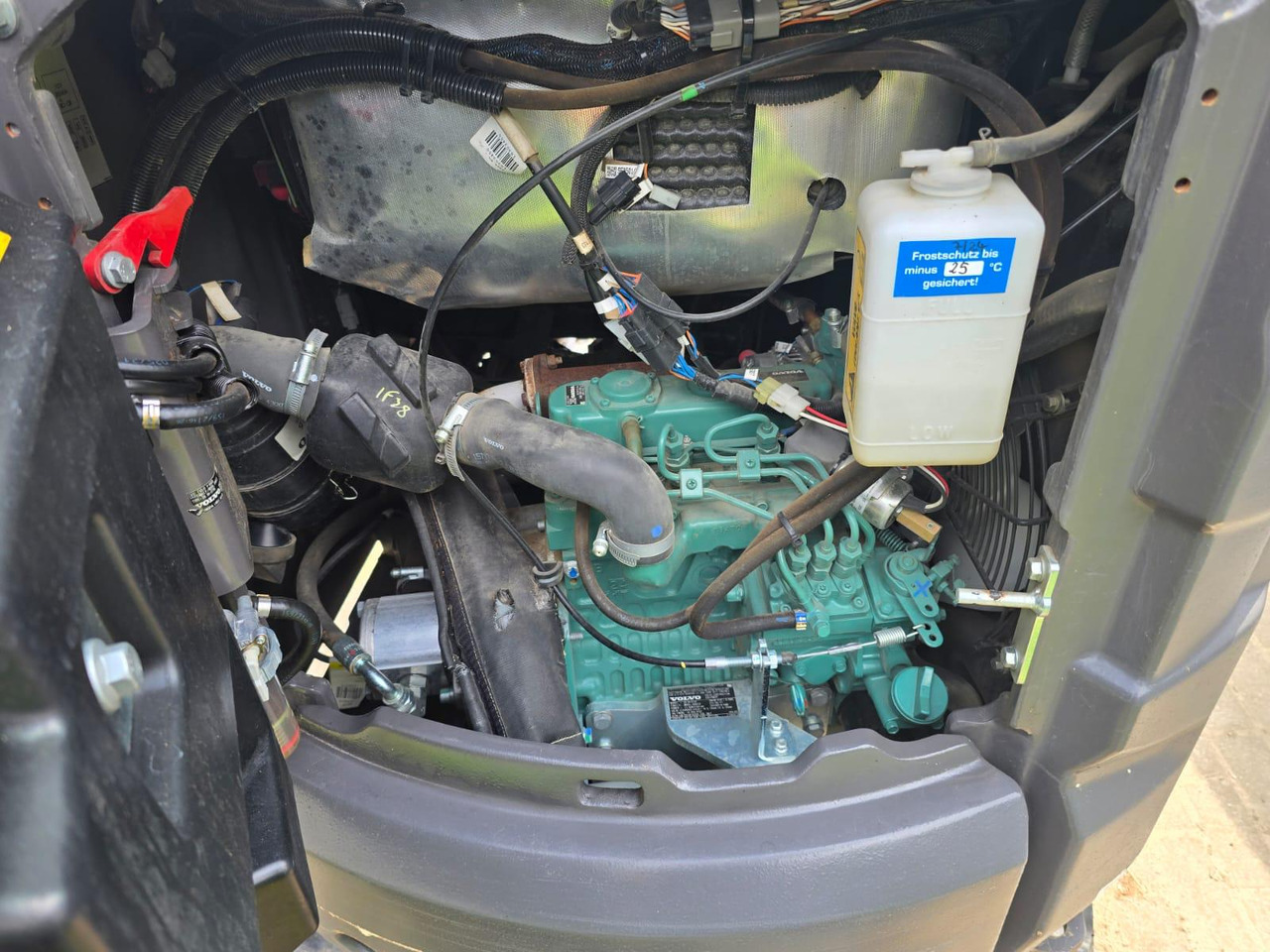 VOLVO EC 18 E - Мини-экскаватор: фото 5 VOLVO EC 18 E - Мини-экскаватор: фото 5