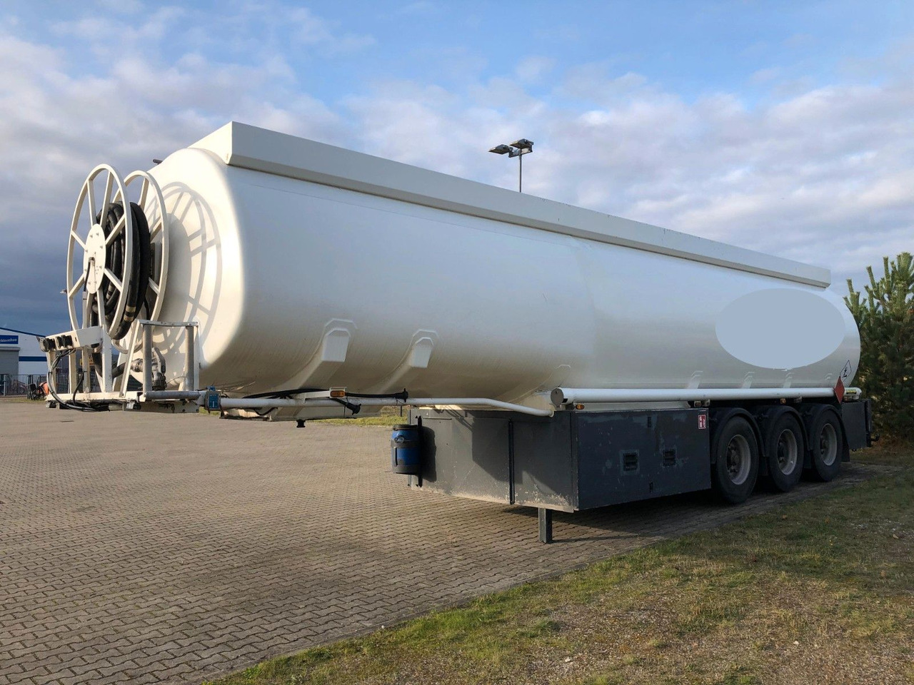 ROHR TAL-A-ZE 4Kammern*ADR*BENZIN*DIESEL*HEIZÖL - Полуприцеп-цистерна: фото 2 ROHR TAL-A-ZE 4Kammern*ADR*BENZIN*DIESEL*HEIZÖL - Полуприцеп-цистерна: фото 2