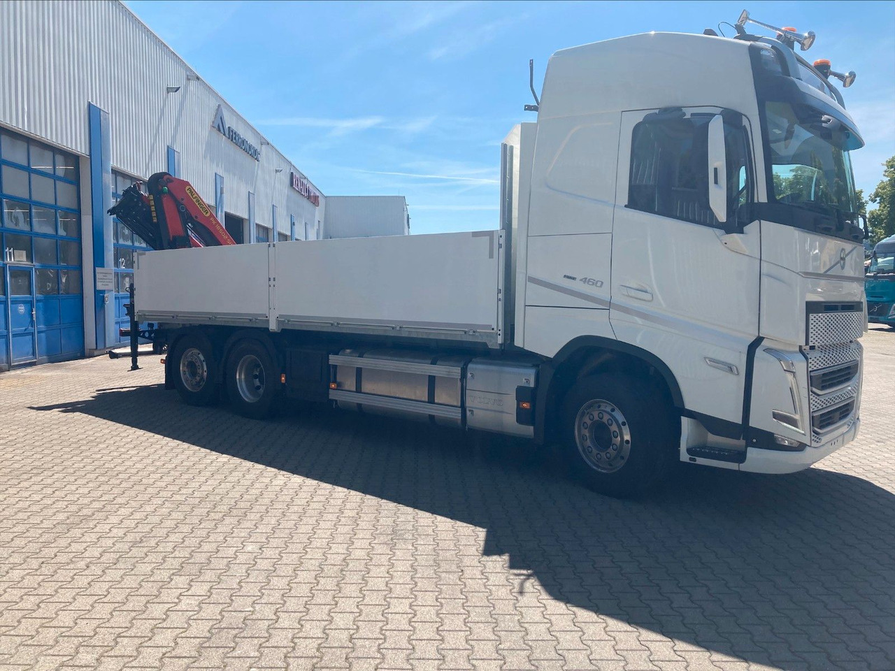 Volvo FH 6x2 R NLA Luftfederung - Грузовик бортовой/ Платформа, Автоманипулятор: фото 1 Volvo FH 6x2 R NLA Luftfederung - Грузовик бортовой/ Платформа, Автоманипулятор: фото 1