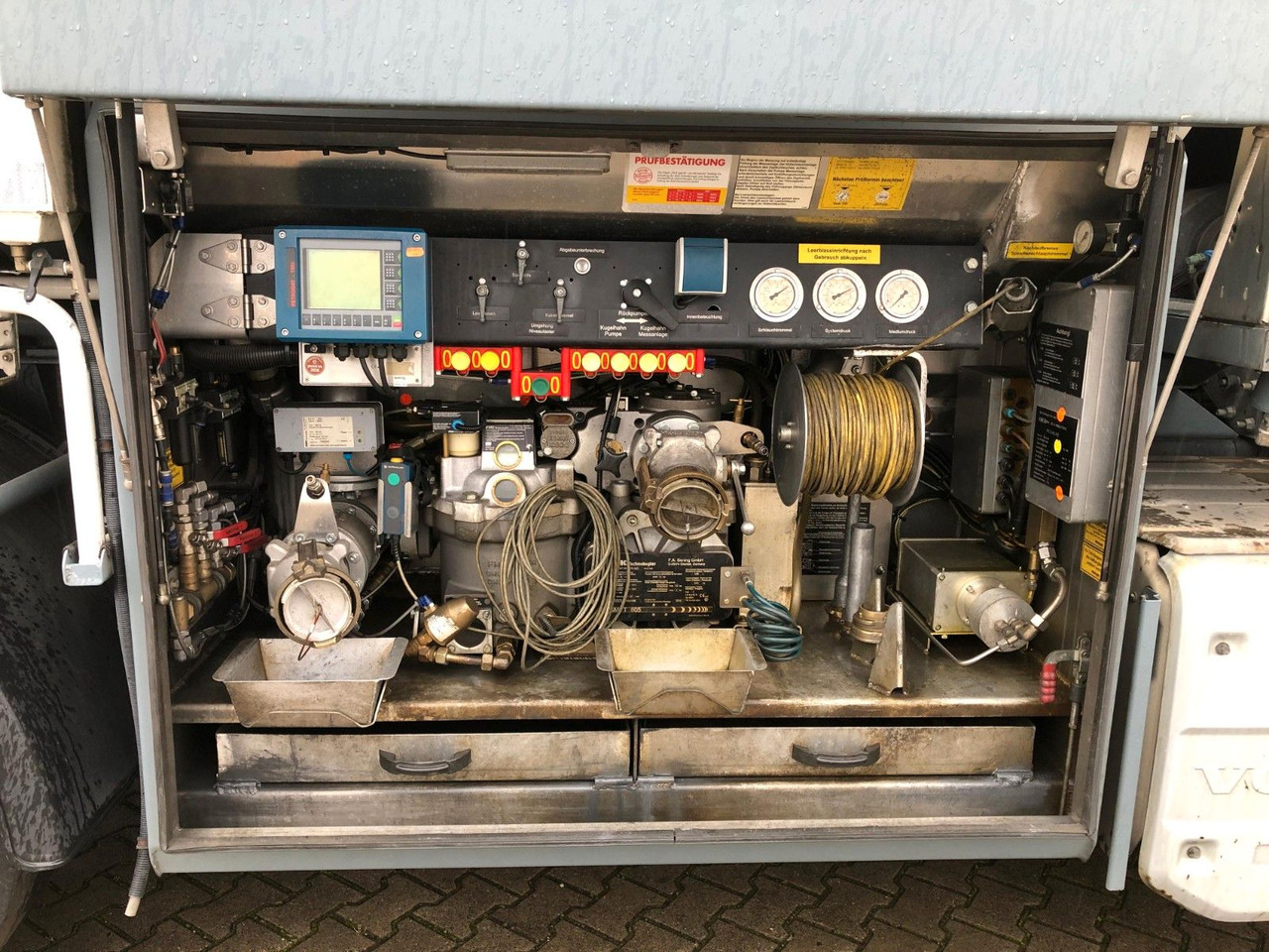 Volvo FH420 Tridem*ADR*3 Kammern 26700LT*ROHR*Sening в лизинг Volvo FH420 Tridem*ADR*3 Kammern 26700LT*ROHR*Sening: фото 15