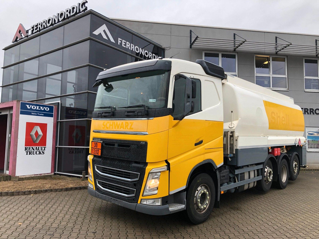 Volvo FH420 Tridem*ADR*3 Kammern 26700LT*ROHR*Sening - Грузовик-цистерна: фото 5 Volvo FH420 Tridem*ADR*3 Kammern 26700LT*ROHR*Sening - Грузовик-цистерна: фото 5