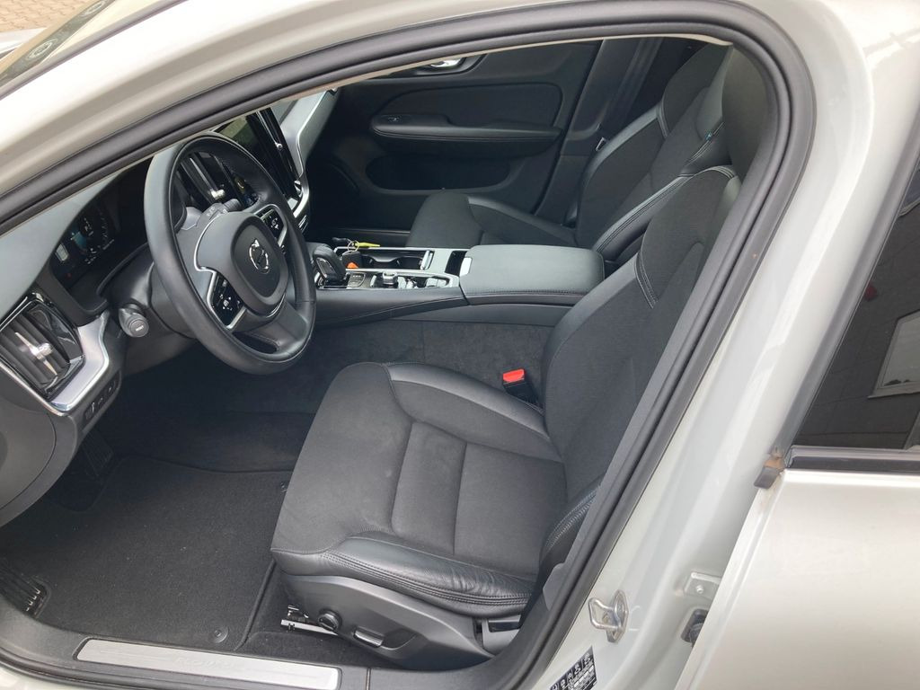 Volvo V60 T6 AWD R-Design Expression Recharge Plug-In Volvo V60 T6 AWD R-Design Expression Recharge Plug-In - Универсал: фото 5 Volvo V60 T6 AWD R-Design Expression Recharge Plug-In Volvo V60 T6 AWD R-Design Expression Recharge Plug-In - Универсал: фото 5