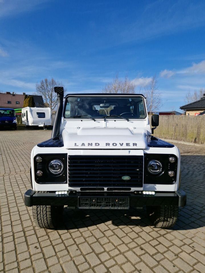 Land Rover Defender Puma 90 - Внедорожник: фото 2 Land Rover Defender Puma 90 - Внедорожник: фото 2