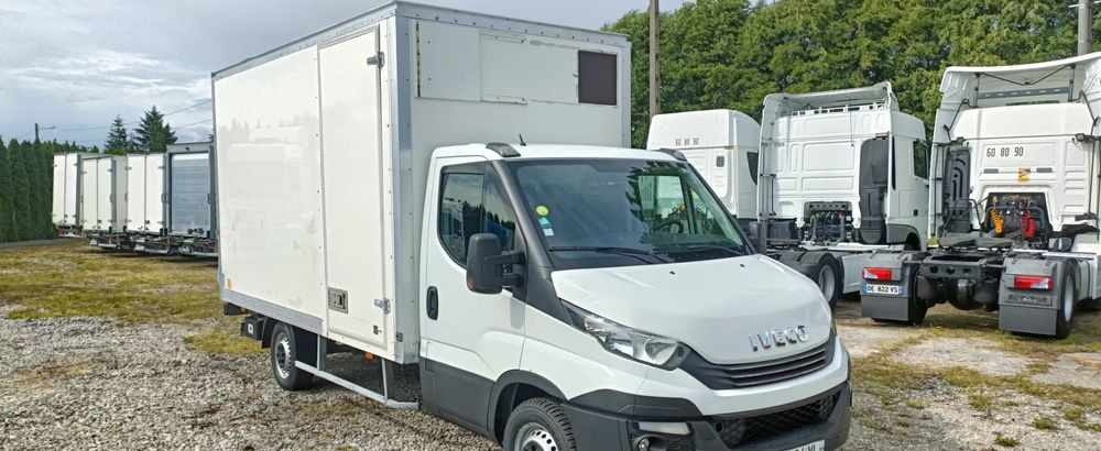 Iveco Daily 35S16 - Малотоннажный фургон: фото 1 Iveco Daily 35S16 - Малотоннажный фургон: фото 1