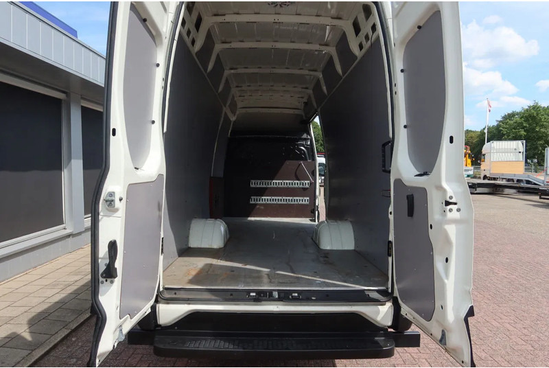 Iveco 70-C 18 Automaat L3H3 C RIJBEWIJS - Цельнометаллический фургон: фото 4 Iveco 70-C 18 Automaat L3H3 C RIJBEWIJS - Цельнометаллический фургон: фото 4