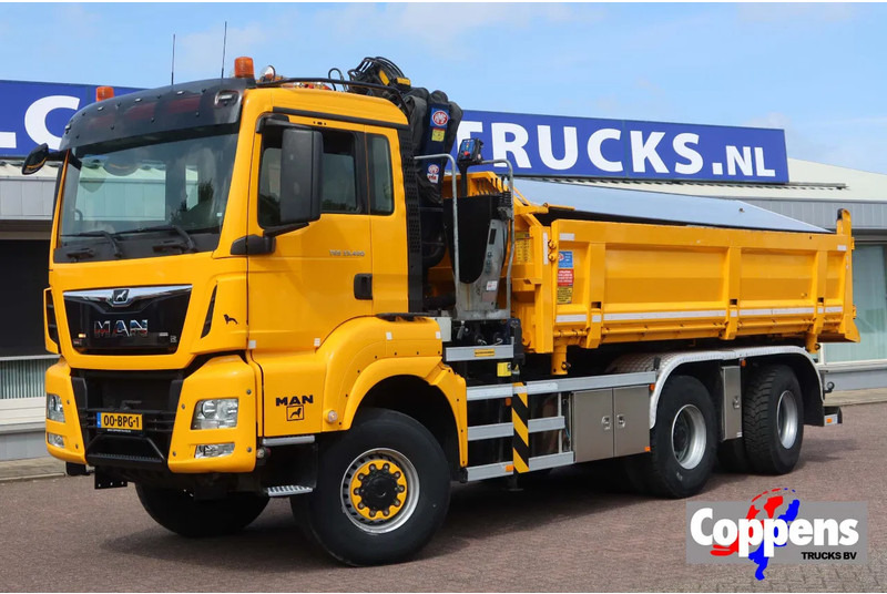 MAN TGS 33.420 2 Zijdige kipper + Kraan 6x6 Stuur as - Самосвал, Автоманипулятор: фото 1 MAN TGS 33.420 2 Zijdige kipper + Kraan 6x6 Stuur as - Самосвал, Автоманипулятор: фото 1