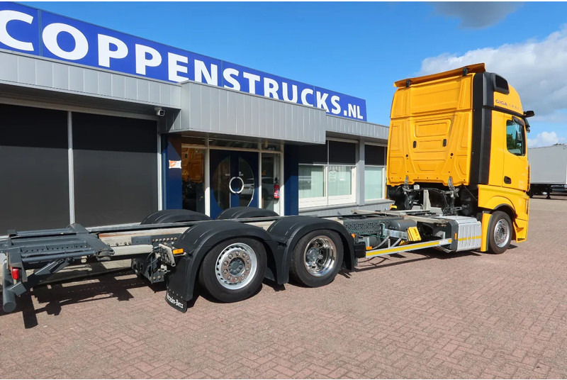 Mercedes-Benz Actros 2642 LL Chassis Cabine Giga space - Грузовик-шасси: фото 3 Mercedes-Benz Actros 2642 LL Chassis Cabine Giga space - Грузовик-шасси: фото 3
