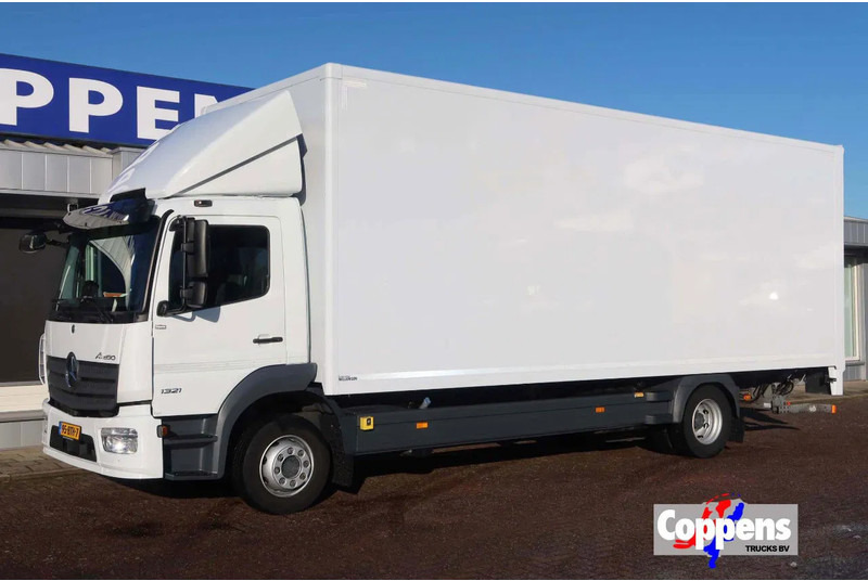 Mercedes-Benz Atego 1321L Bakwagen Laadklep 2000kg / 3 Stoelen!! - Грузовик с закрытым кузовом: фото 1 Mercedes-Benz Atego 1321L Bakwagen Laadklep 2000kg / 3 Stoelen!! - Грузовик с закрытым кузовом: фото 1