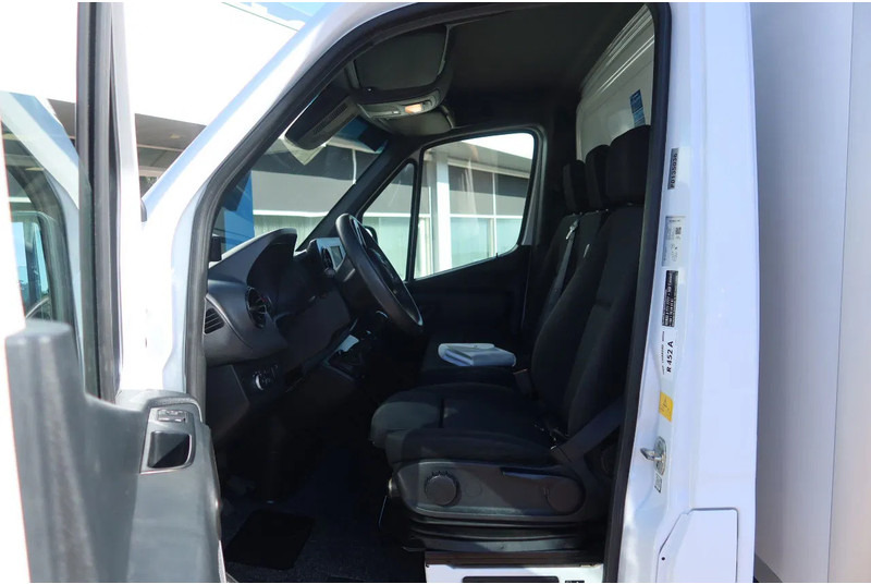 Mercedes-Benz Sprinter 516 CDI Koel/Vries + Dhollandia Klep 750 kg Carrier 300 Xarios Dag + nacht 220 Volt - Малотоннажный рефрижератор: фото 4 Mercedes-Benz Sprinter 516 CDI Koel/Vries + Dhollandia Klep 750 kg Carrier 300 Xarios Dag + nacht 220 Volt - Малотоннажный рефрижератор: фото 4