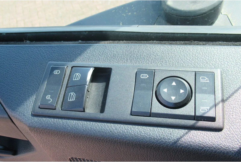 Тягач Mercedes-Benz Antos 1833 L: фото 12