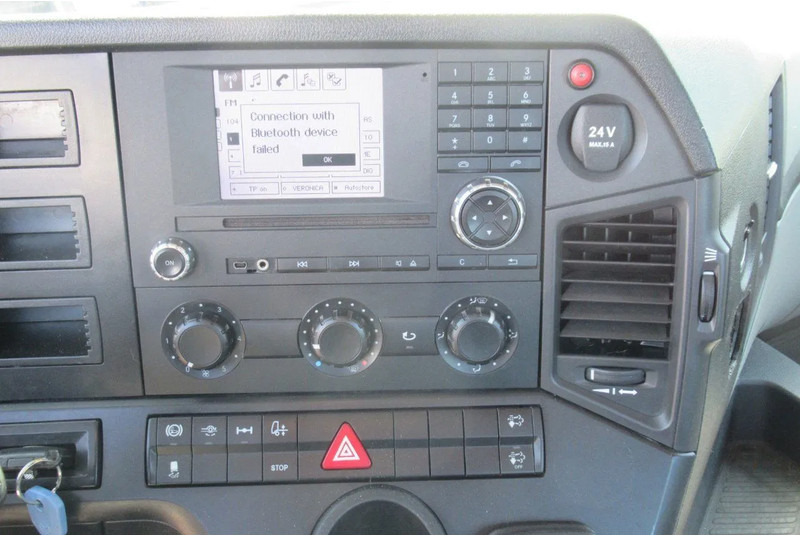 Тягач Mercedes-Benz Antos 1833 L: фото 7